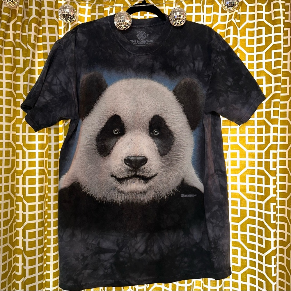 The Mountain Panda Graphic men’s T-Shirt